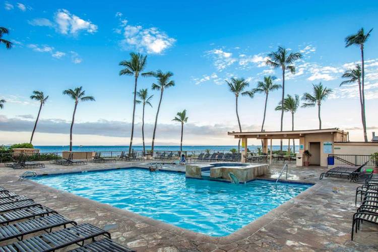 pool at Sugar Beach Resort in Kihei, Hawaii